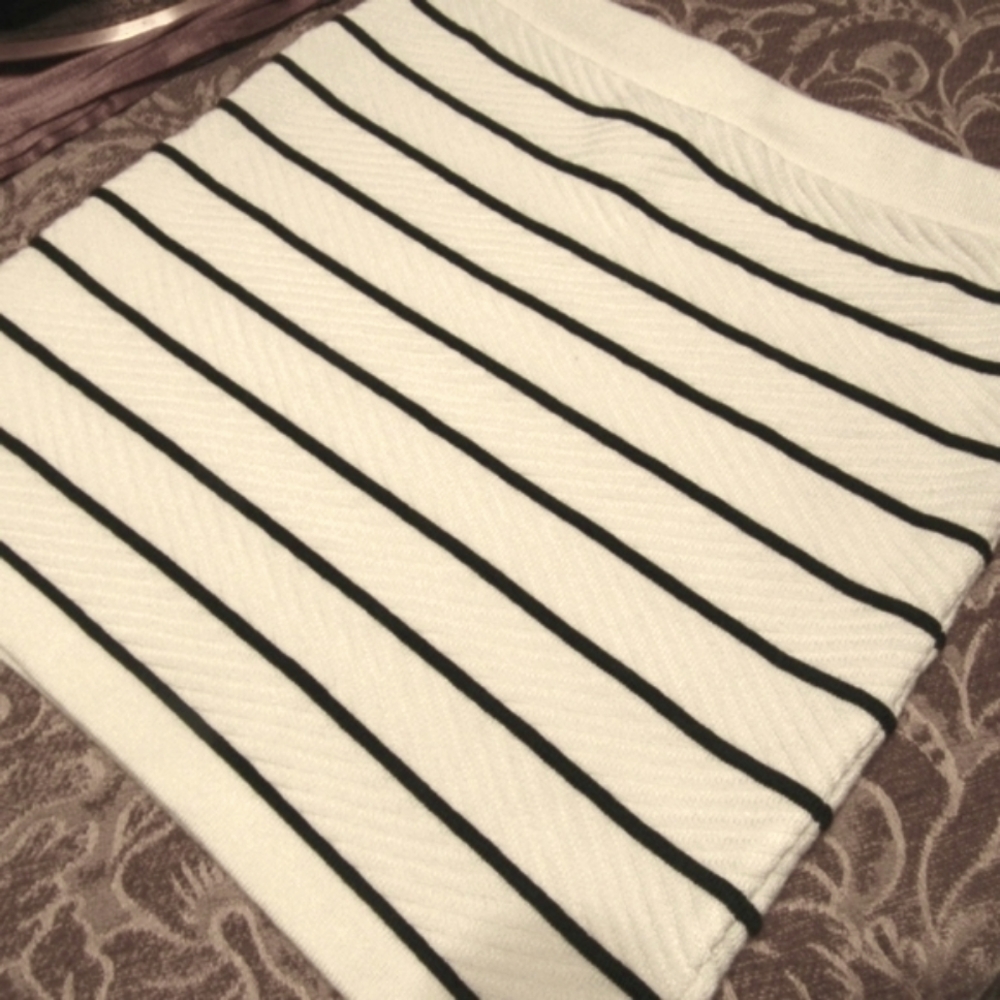 ❣️ Sexy Bodycon Cream-Black Stripe Texture Pencil Skirt - MJ - Picture 3 of 8